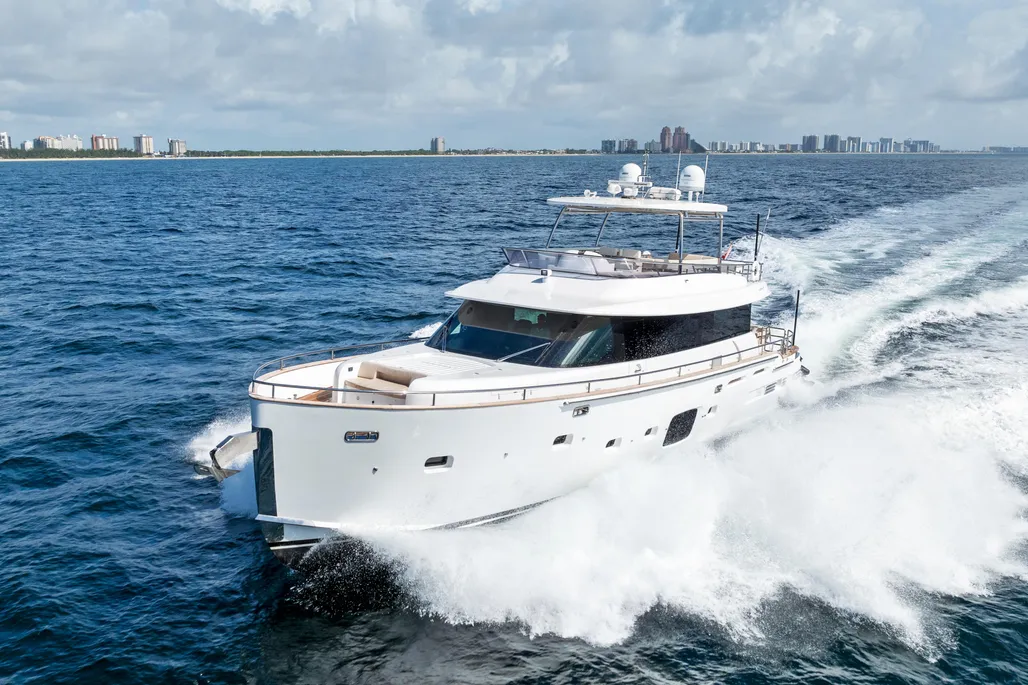 Yacht Photo 67